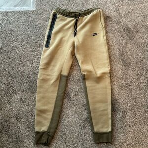 Men’s Nike tech fleece, joggers, medium tall